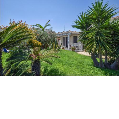 Awesome home in Triscina di Selinunte with Jacuzzi, 1 Bedrooms and WiFi