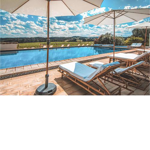 Awesome home in Venta Del Moro with 4 Bedrooms, WiFi and Swimming pool