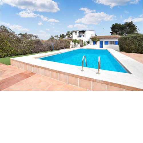 Awesome home in Vittoria with Outdoor swimming pool, WiFi and 2 Bedrooms