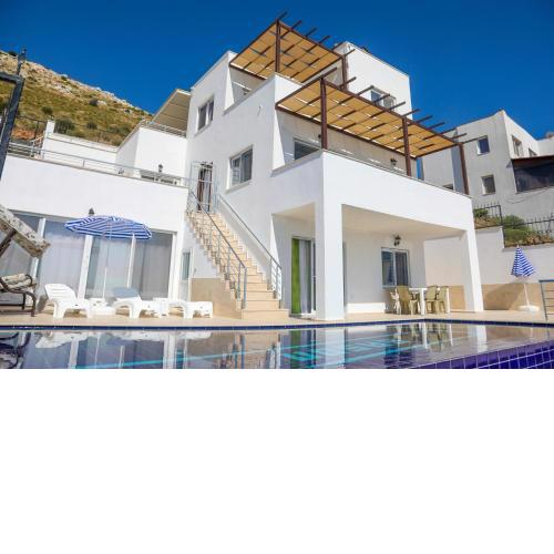AYRİS VILLAS & HOUSES