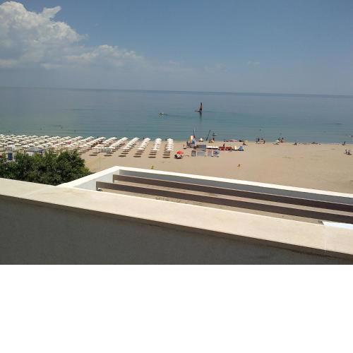 Azur Apartments