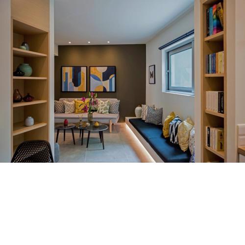 Azur by Stylish Stays