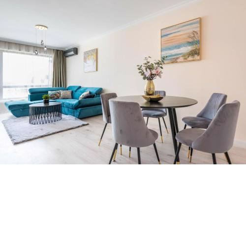 Azur del Mar Seaview Apartment