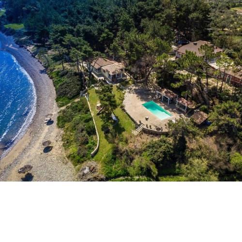 Azzuro Beach House