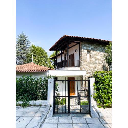B home in Panorama