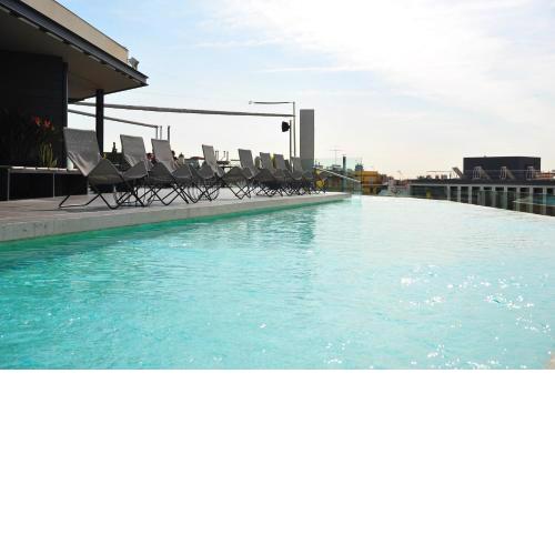 B Hotel