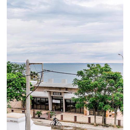 B12 new & modern seafront apartment