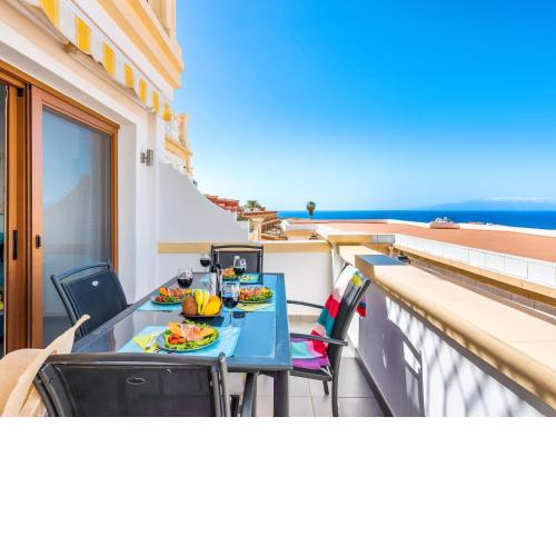 B16 WINDSOR PARK, exclusive sea view, heated pool