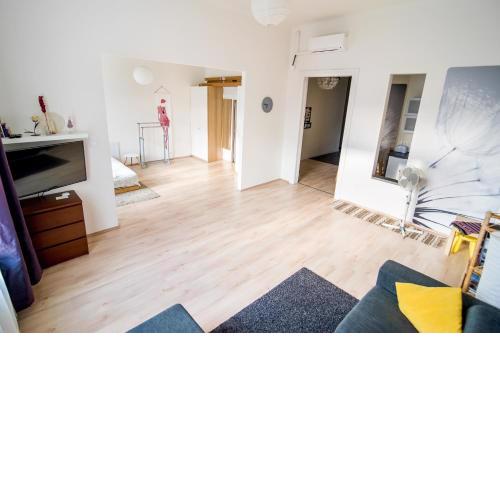 B32 Gellert Apartment