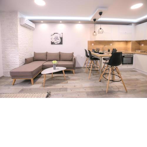 Babylon Park Apartment