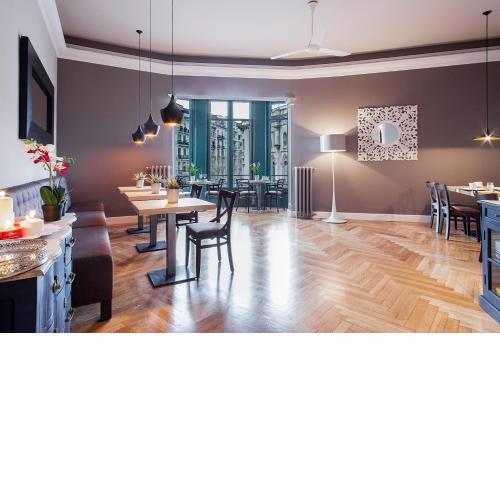 BacHome Gallery B&B