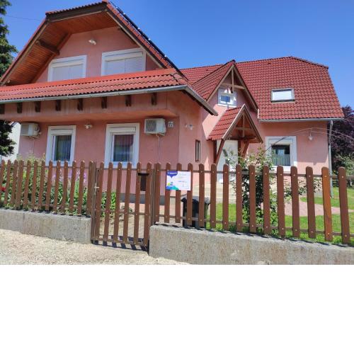 Badacsony Apartmanház