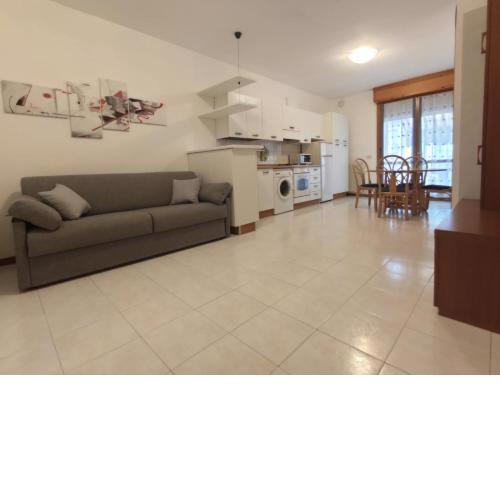 BAFILE 18 - Piazza Marconi - Centrale - 50 mt dal mare