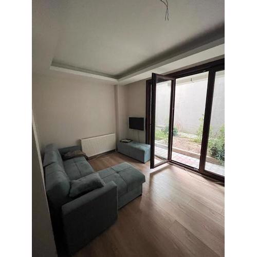 BAHÇELİ MÜTHİŞ KONUMDA FERAH DAİRE