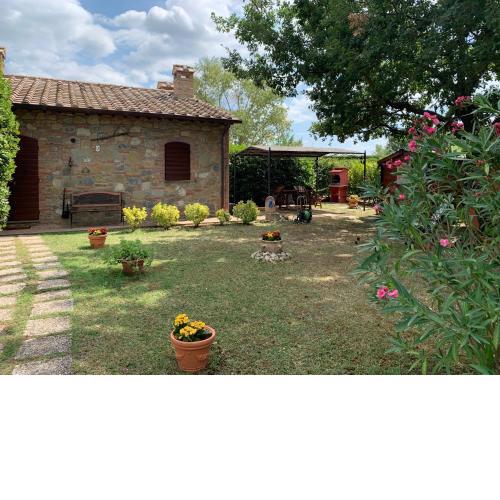 Baiadera con piscina