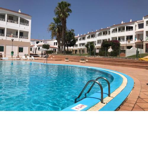 Bajo con piscina y junto a la playa - MACARELLETA