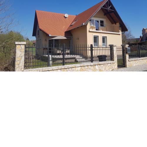 Balaton Villa