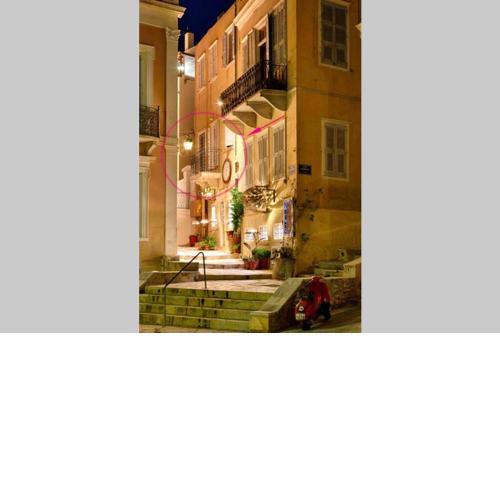Balcony suite in Neoclassical mansion Vaporia area