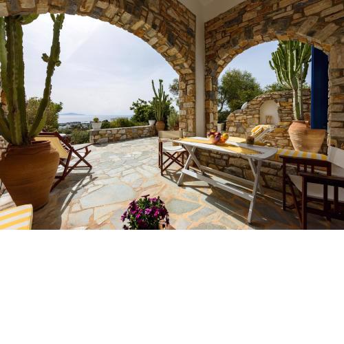 Balloo - A house gazing out on the Aegean blue