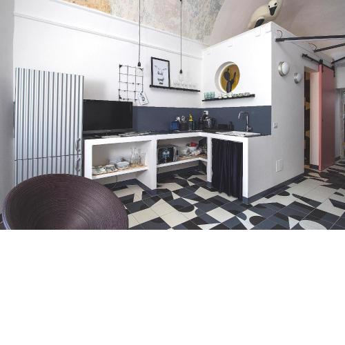 Balloon Design Studio Apartment