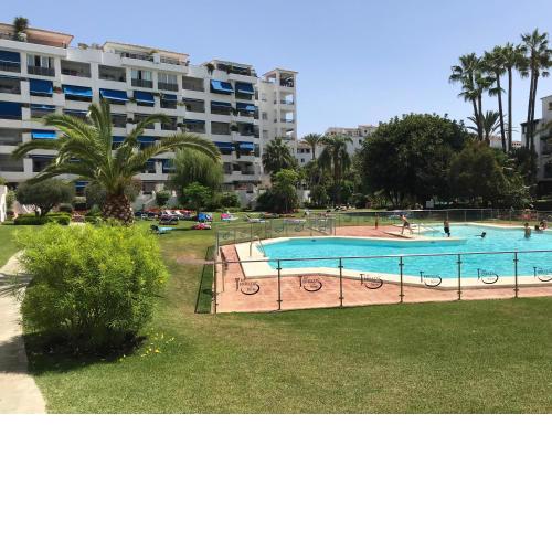 Banus Center Parking&Pool