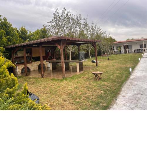 Ευχάριστο εξοχικό σπίτι με barbeque