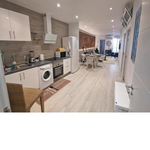 Barcelona/Apartamento planta baja con parking