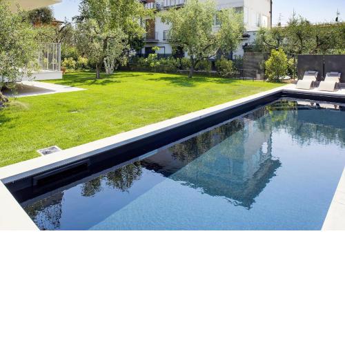 Bardolino center ground floor with pool and garden