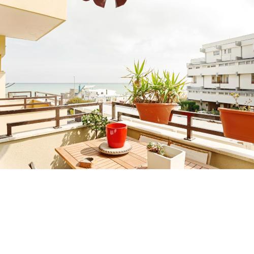 Bari Airport Seaview Apartment
