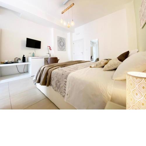 BARI ROOMS Suite Station