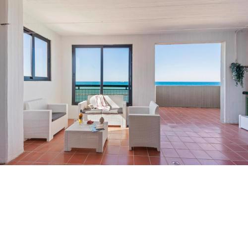 Bari Waterfront Apartment