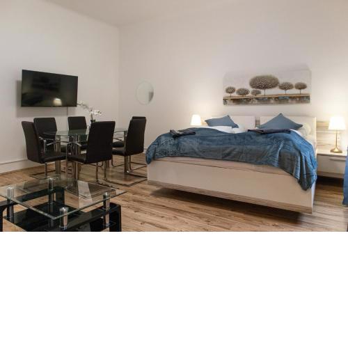 Basic 2BR Apt Perfectly Connected&Well Positioned