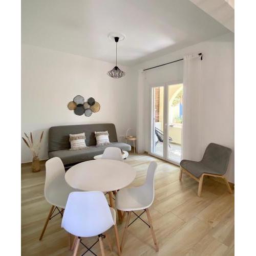 Batsi Seaside Apartment