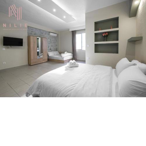BauHaus, Nilie Hospitality MGMT