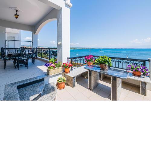 Bay View House
