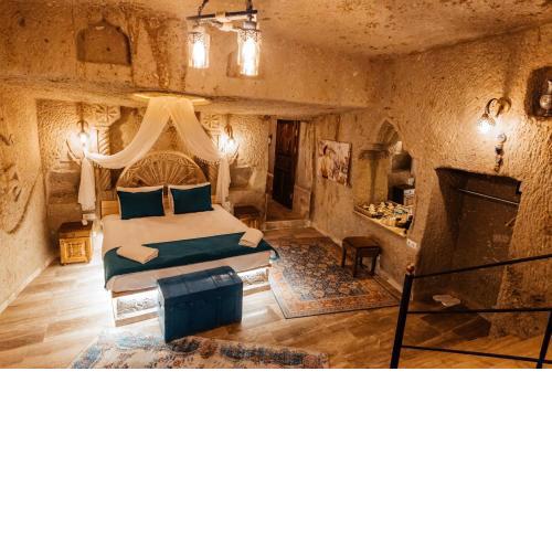 Bayar Cave Suites