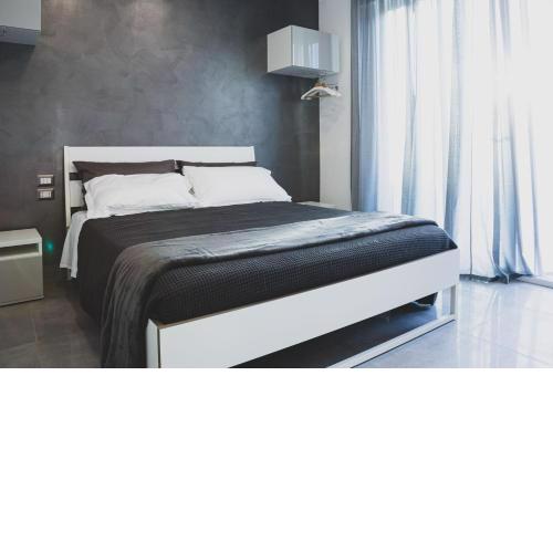 B&B Amica geniale
