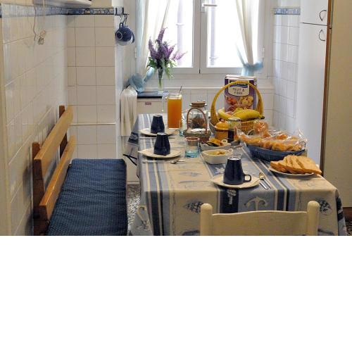 B&B Blue Home