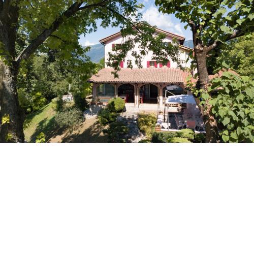 B&B Four Winds
