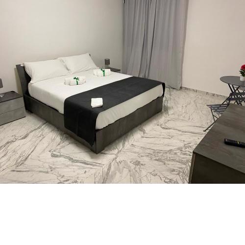 B&B GREY