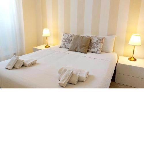 BBHOME Stylish gold apartment