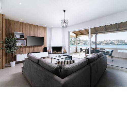 Beach front apartment with swimming pool