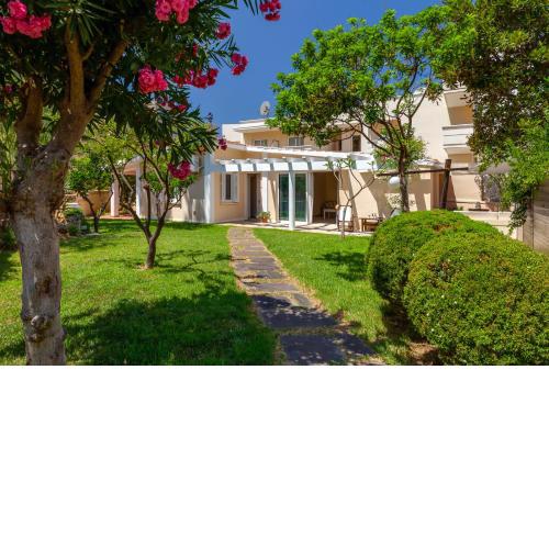 Beach Front House Kalamaki Bungalow