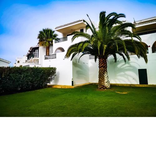 beach & golf holiday home by gonewlocation