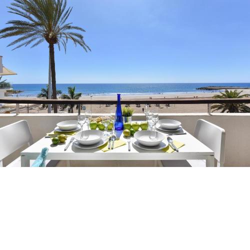Beach View 12 by VillaGranCanaria