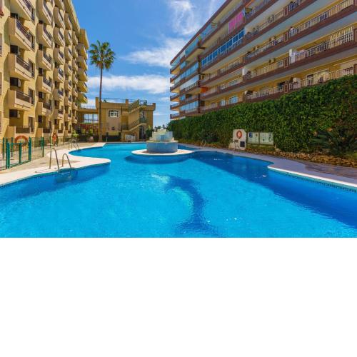 ☆Beachfront 1BR Ronda 4 - AC/WIFI/POOL