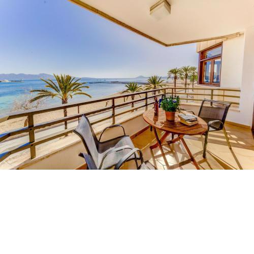 Beachfront Apartment Simar