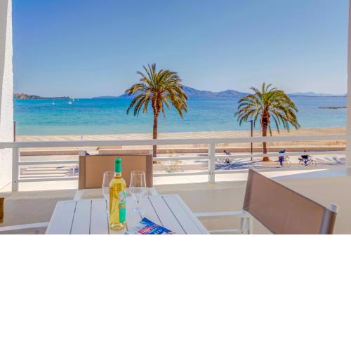 Beachfront Apartment Sivella