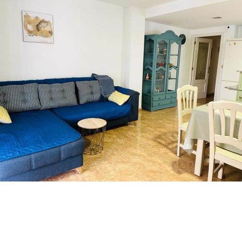 Beachfront apartment with a private garden and barbecue
