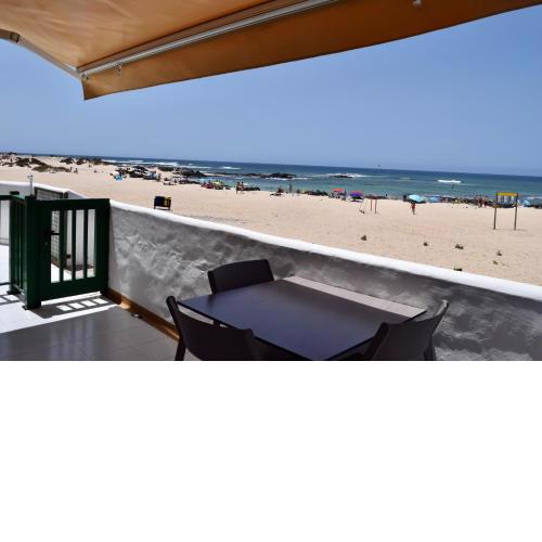Beachfront Bungalow Cotillo Lagos